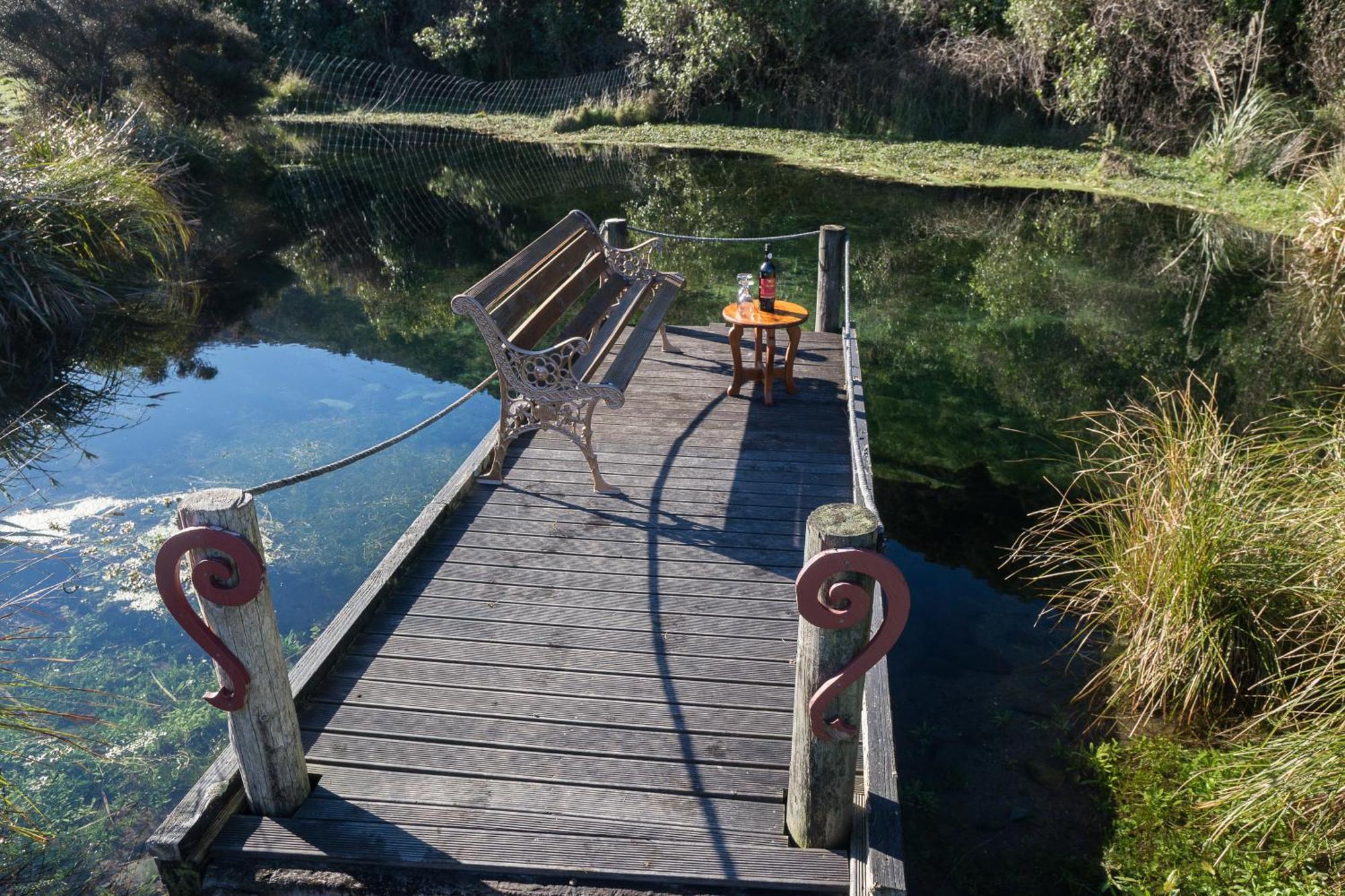 Koru Beachfront Holiday Cabins & Hot Tub Barrytown Exterior photo