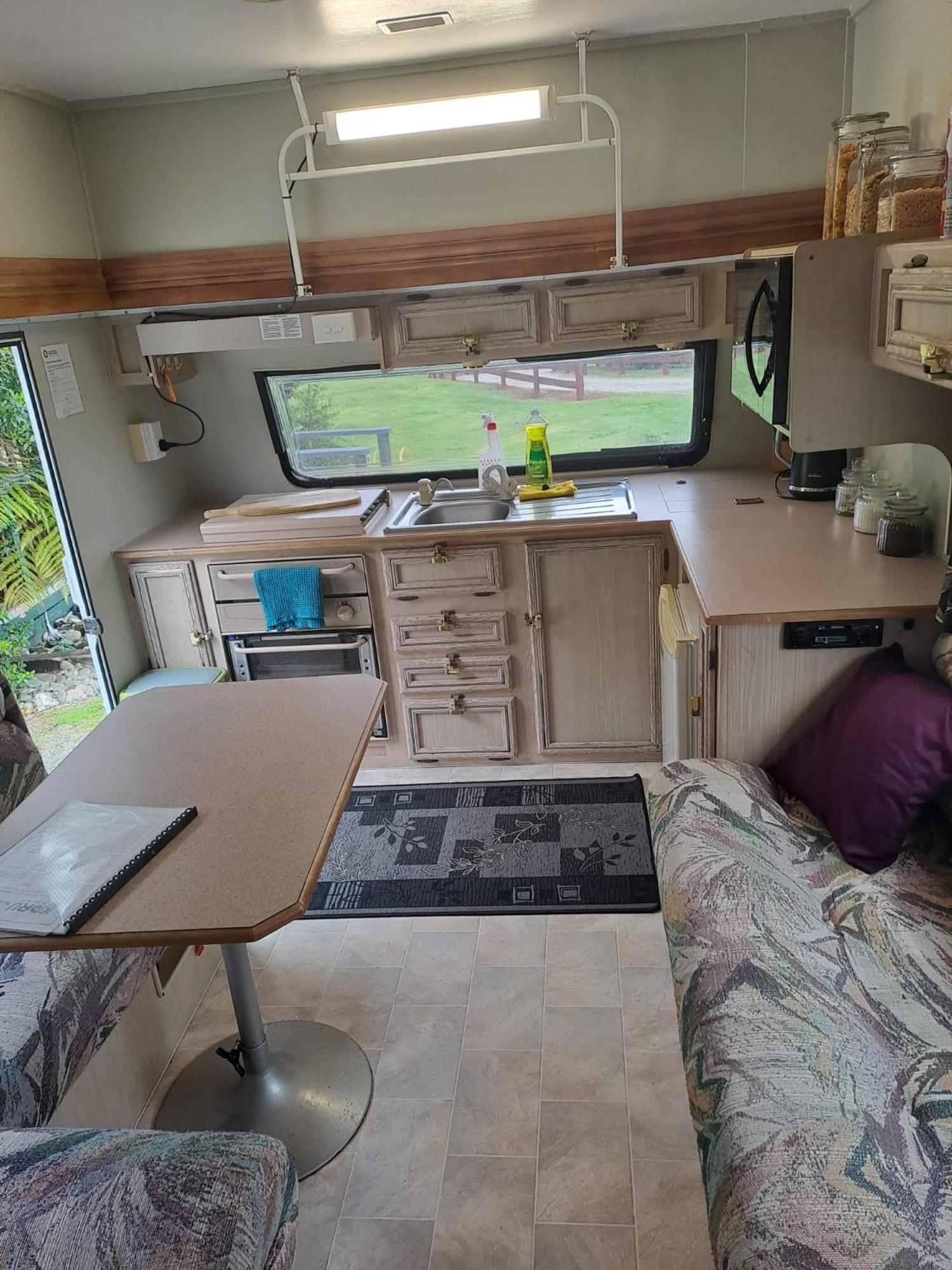 Koru Beachfront Holiday Cabins & Hot Tub Barrytown Exterior photo